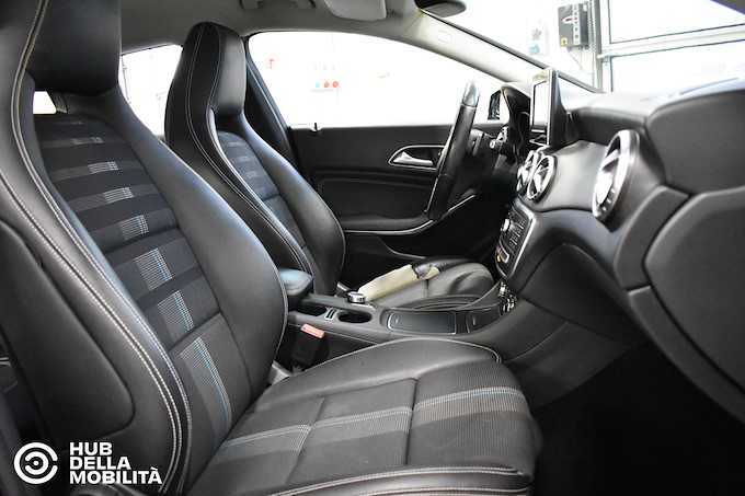 MERCEDES-BENZ CLA 180 d S.W. Automatic Sport